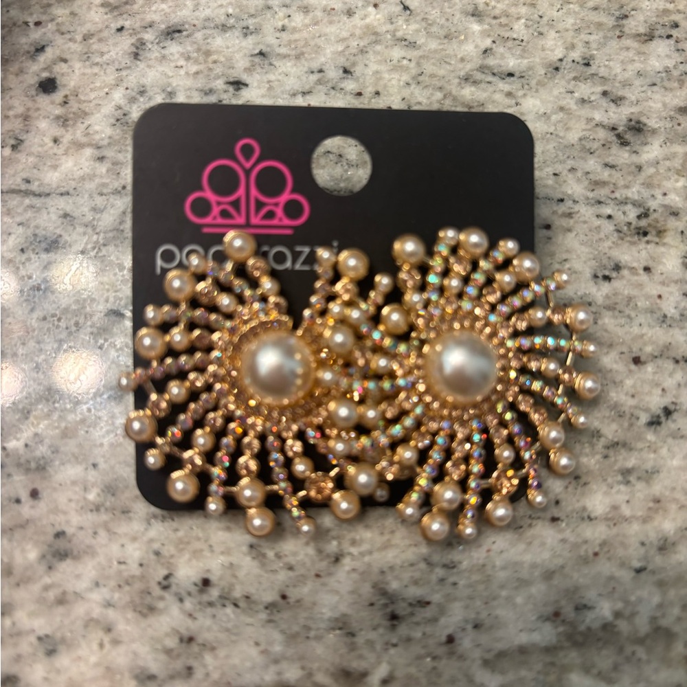 Paparazzi Radiant Gold and Pearl Burst Earrings